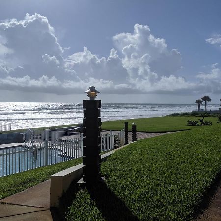 Shoreline Suites & Cabana Cottages - Beachfront دايتونا بيتش المظهر الخارجي الصورة
