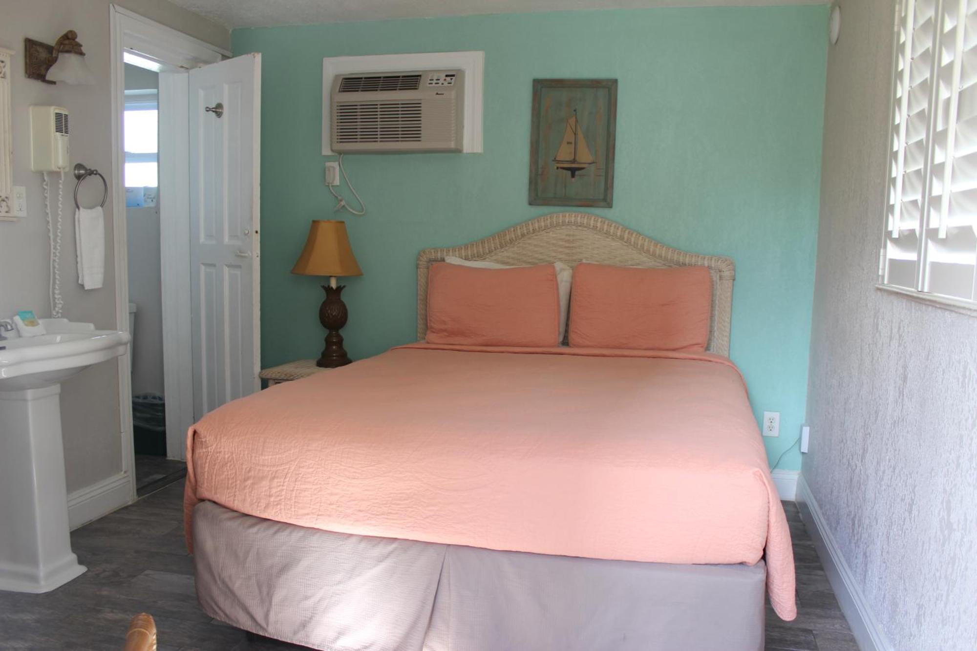 Shoreline Suites & Cabana Cottages - Beachfront دايتونا بيتش الغرفة الصورة