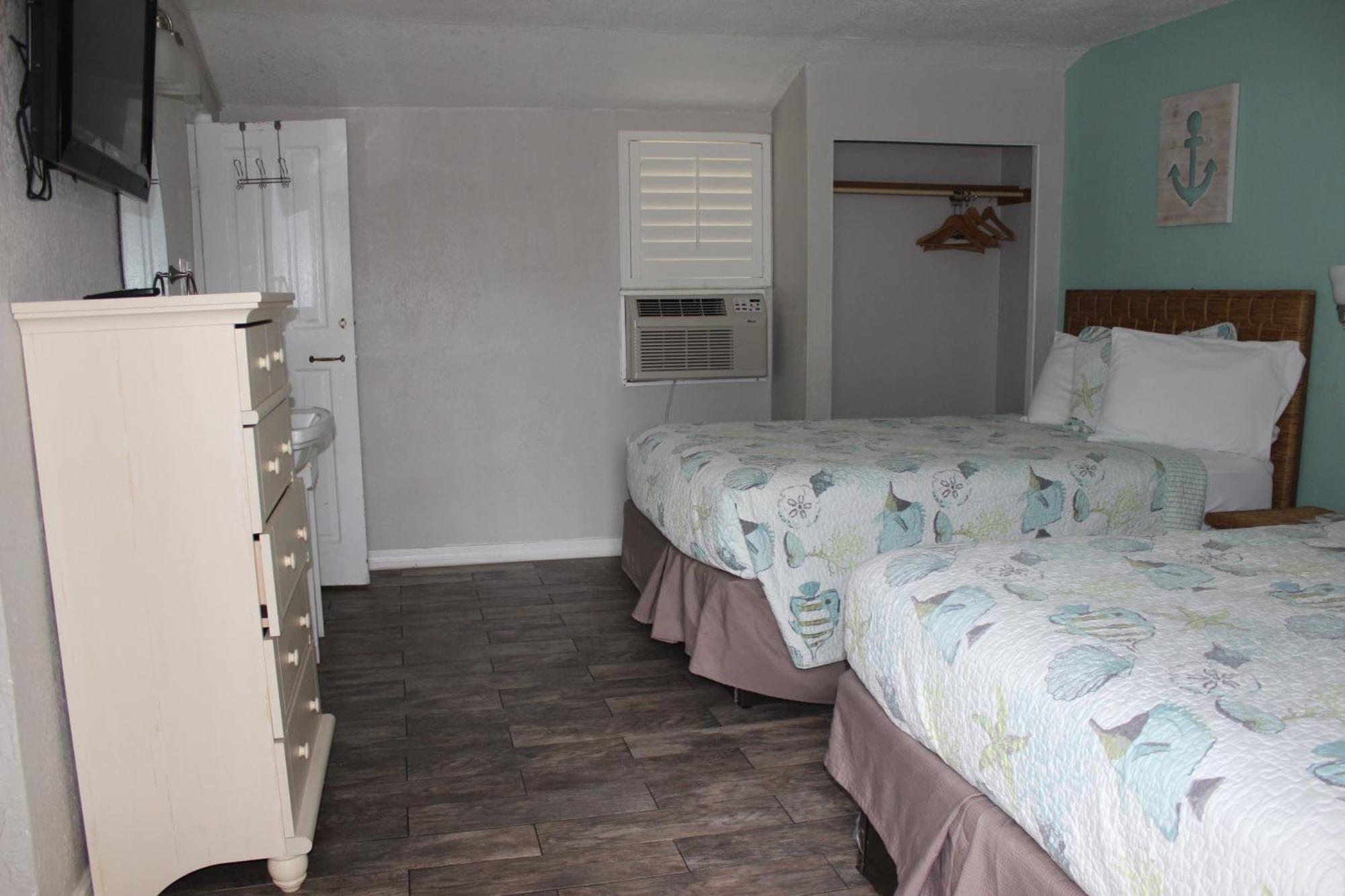 Shoreline Suites & Cabana Cottages - Beachfront دايتونا بيتش الغرفة الصورة