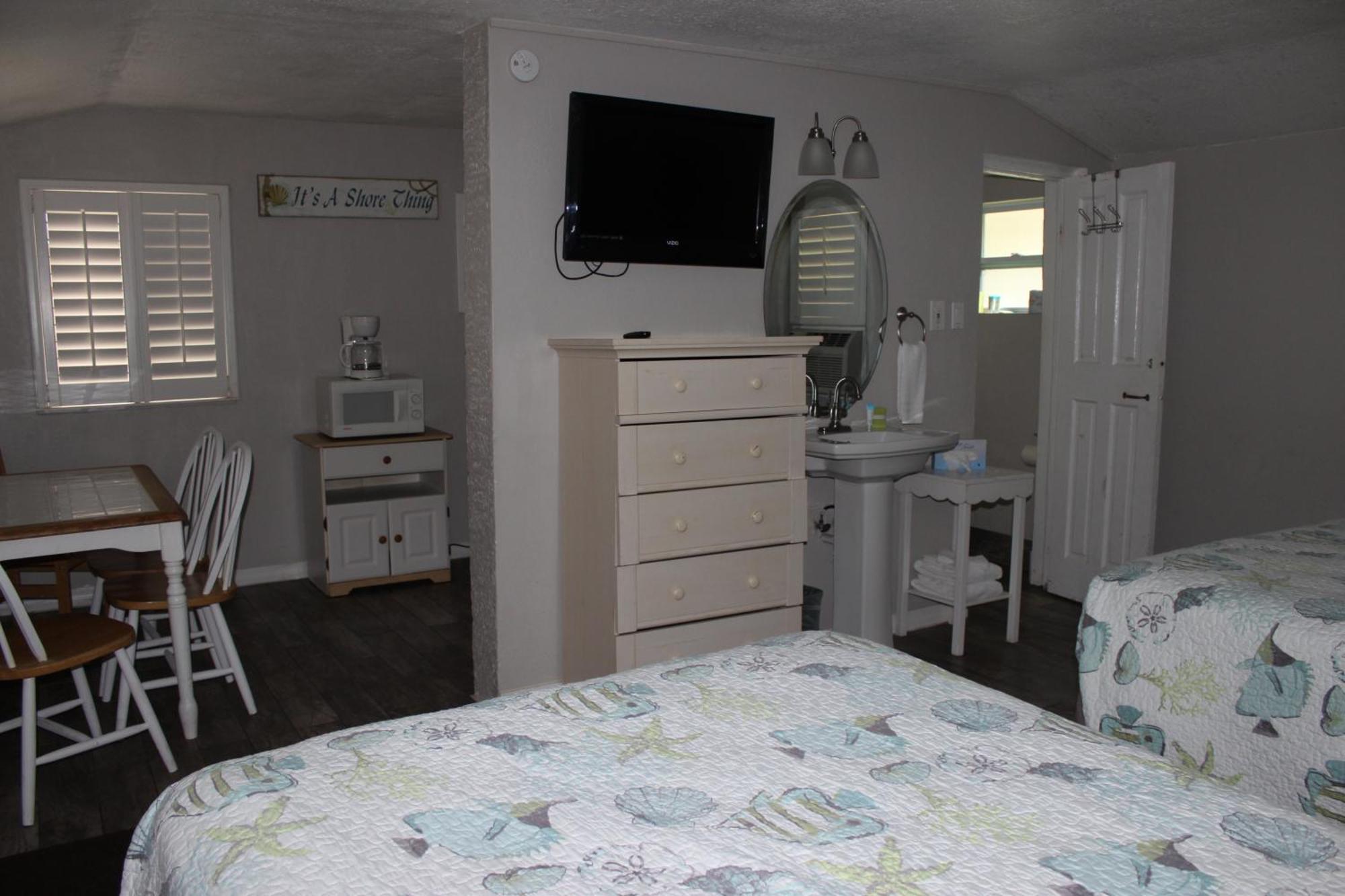 Shoreline Suites & Cabana Cottages - Beachfront دايتونا بيتش الغرفة الصورة