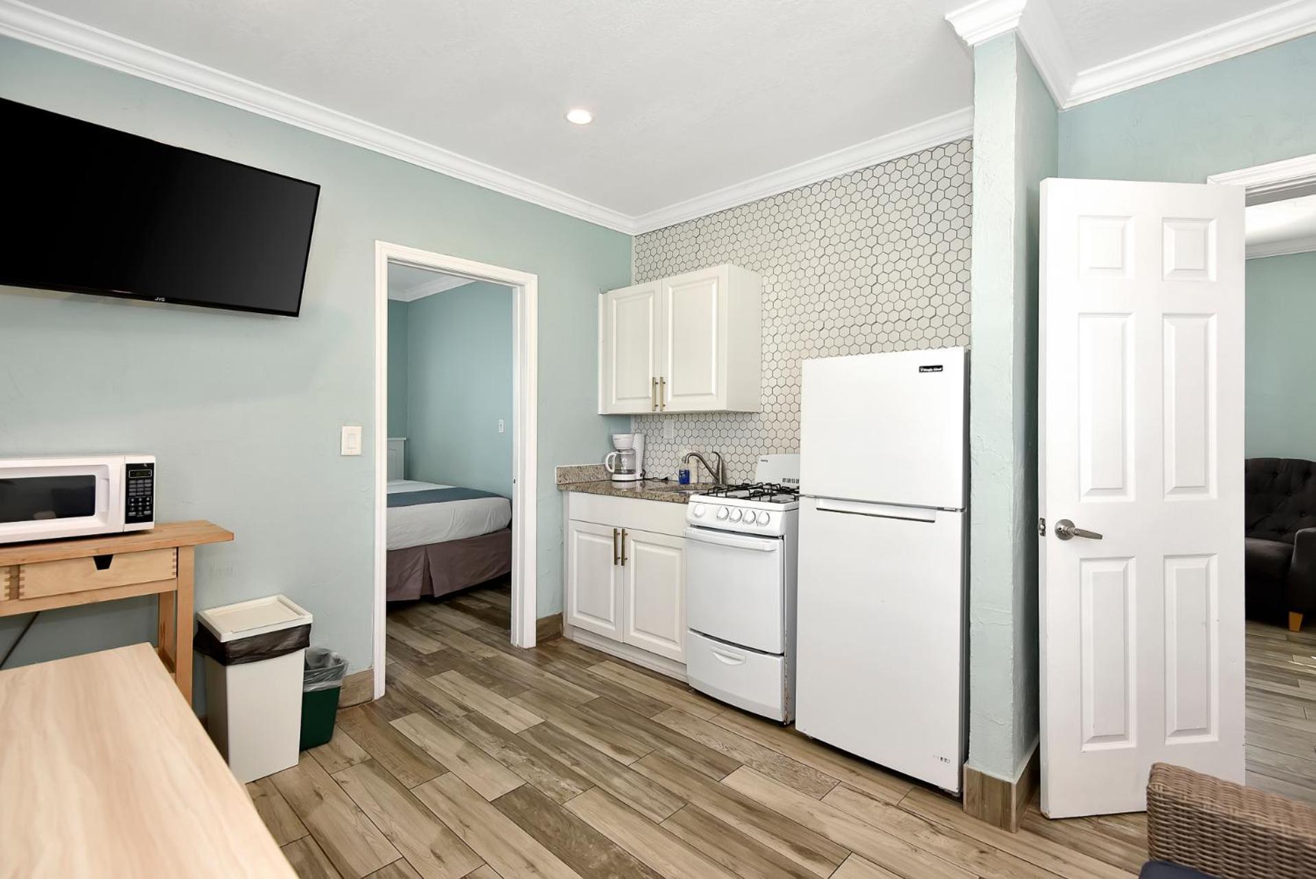 Shoreline Suites & Cabana Cottages - Beachfront دايتونا بيتش المظهر الخارجي الصورة