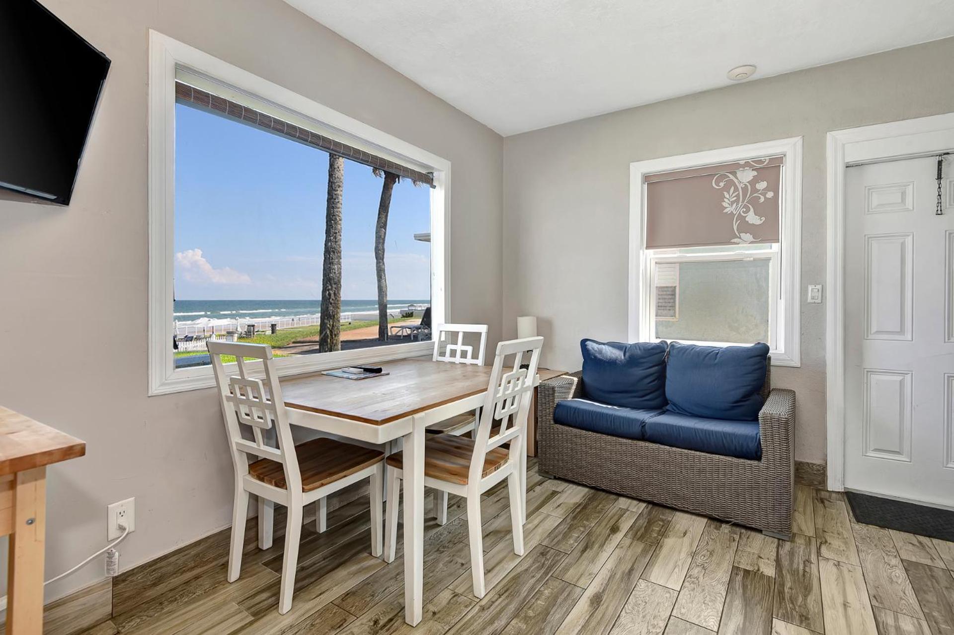 Shoreline Suites & Cabana Cottages - Beachfront دايتونا بيتش المظهر الخارجي الصورة