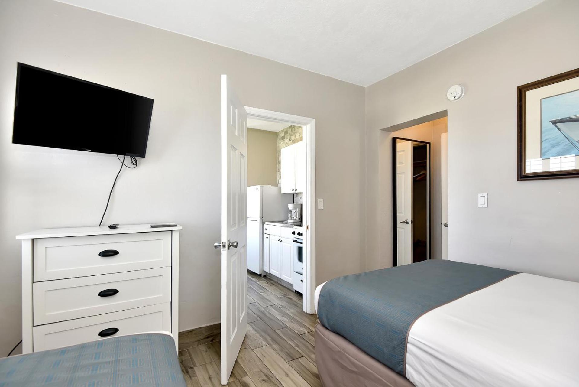 Shoreline Suites & Cabana Cottages - Beachfront دايتونا بيتش المظهر الخارجي الصورة