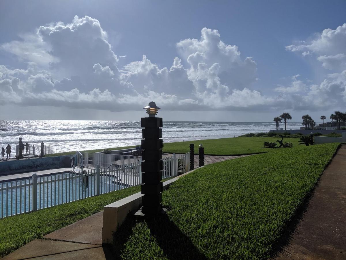 Shoreline Suites & Cabana Cottages - Beachfront دايتونا بيتش المظهر الخارجي الصورة